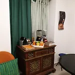 Albergue Terminal 4 *