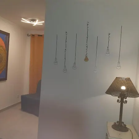 Auberge de jeunesse Terminal 4 *
